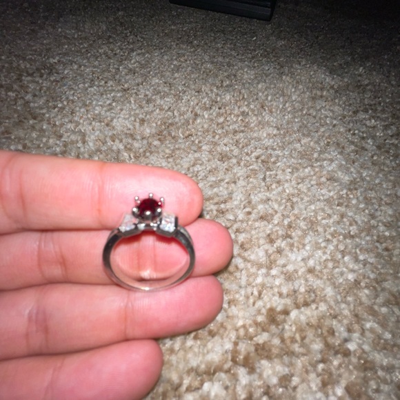 Red costume jewelry - Picture 7 of 12